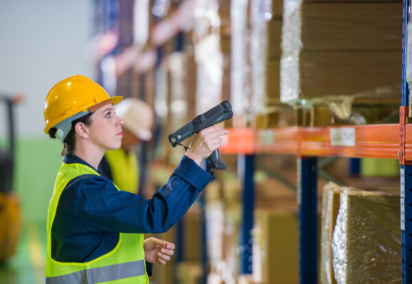 Technology trends to build smarter warehouse.